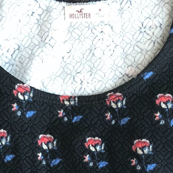 HOLLISTER cute floral crop tank top - Picture 3 of 4